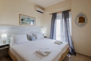 Seashell" maisonette by the sea -private patio-