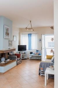 Seashell" maisonette by the sea -private patio-