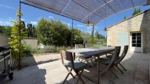 Maisons de vacances Mas Millesime - Gites Carignan - 4 pers - piscine privative - St Remy de Provence : photos des chambres