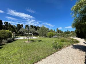 Maisons de vacances Mas Millesime - Gites Carignan - 4 pers - piscine privative - St Remy de Provence : photos des chambres