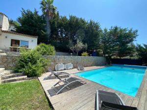 Maisons de vacances 06AR - Spacious villa with garden and private pool : photos des chambres