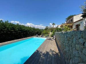 Maisons de vacances 06AR - Spacious villa with garden and private pool : photos des chambres
