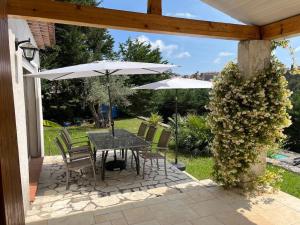 Maisons de vacances 06AR - Spacious villa with garden and private pool : photos des chambres