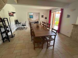 Maisons de vacances 06AR - Spacious villa with garden and private pool : photos des chambres