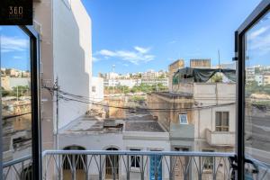 Meridian Suites - Stylish homes in St Julians next to Spinola