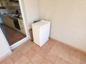 Appartements Appartement T3 avec garage privatif, terrasse, a 400m des plages et proches commerces - FR-1-316-229 : photos des chambres