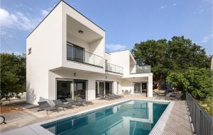 Stunning Home In Slime With Outdoor Swimming Pool, 5 Bedrooms And Wifi