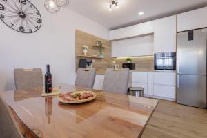 Apartment Two M with beautiful view at the see 