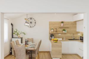 Apartment Two M with beautiful view at the see 