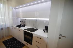 Bright & Modern 2-Bedroom Flat in Pula