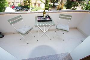 Bright & Modern 2-Bedroom Flat in Pula