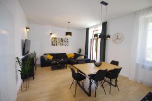 Bright & Modern 2-Bedroom Flat in Pula