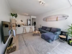 Beachfront Apartment on Muizenberg Surfers Corner - Мізенберґ