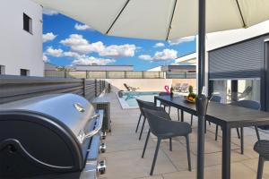 Jlo1 mit beheizbarem Pool