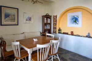 Tourlos Beachfront House in Mykonos