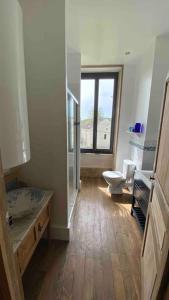 Maisons de vacances Le Presbytere - Touillon, jacuzzi, 4 chambres pour 10 : photos des chambres