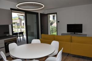 La Bella - Holiday Apartment in Garda