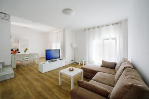 Two-Bedroom Apartment with Sea View room in Scudaniglio Apartments