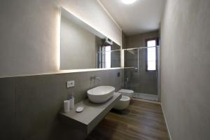 Penthouse with Terrace and Sea View room in Scudaniglio Apartments