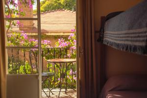 Alamo Hostel & Suites