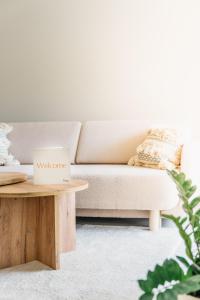Stay Urban - Scandinavian Comfort with Private Balcony