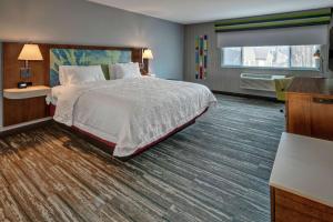 King Room room in Hampton by Hilton Encinitas-Cardiff Beach Area