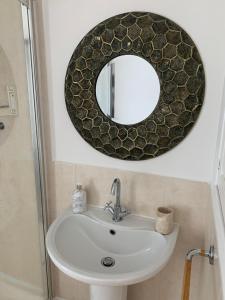 The Apartment, Bridge House