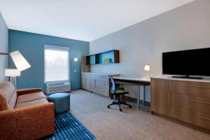 One-Bedroom King Suite - Non-Smoking room in Home2 Suites By Hilton Charlotte Northlake