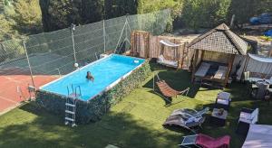 Maisons de vacances Nice Gite Loisirs terrasse Barbecue calme vue montagne dans petite propriete Tennis piscine ping-pong... : Maison 1 Chambre