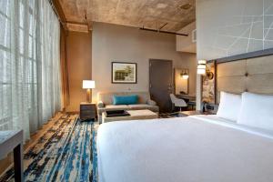 King Studio Suite room in Embassy Suites By Hilton Rockford Riverfront