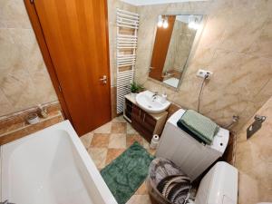 Csendes békés belvárosi lakás, nagy terasszal