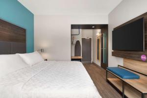 King Room room in Tru By Hilton Albany Airport Ny