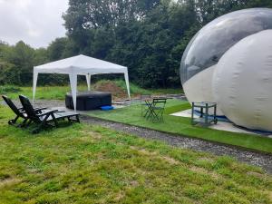 Tentes de luxe Nuit insolite dans une bulle avec jacuzzi privatif : photos des chambres