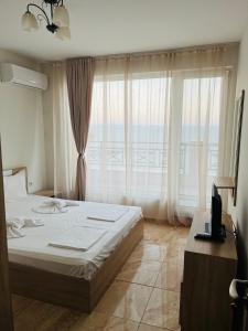 Golden Sea View New
