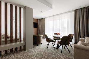 Junior Suite with Balcony and Sea View room in Hotel Fanat