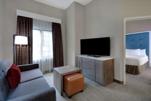 Two-Bedroom Suite - Non-Smoking room in Homewood Suites Newport News - Yorktown by Hilton