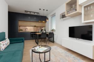 Trendy Warsaw Apartment with 2 Bedrooms, Balcony & Parking by Renters