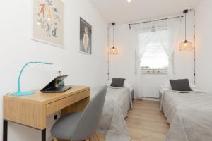 Trendy Warsaw Apartment with 2 Bedrooms, Balcony & Parking by Renters