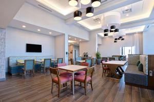 Hampton Inn & Suites Ottawa West, Ontario, Canada