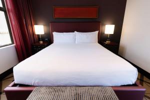 King Room room in The Exchange Sacramento Curio Collection By Hilton