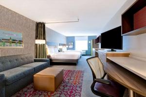 Queen Studio with Two Queen Beds - Non-Smoking room in Home2 Suites By Hilton Lincolnshire Chicago