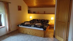 ROYAL GARDEN APARTMENTS ***