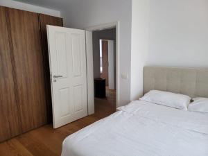 Villa QAMA Brezovicë