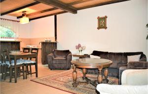 Beautiful Home In Bozepole Krolewskie