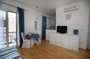 Medulić studio for 2 in old town with free parking