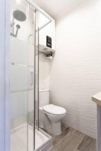 #2 Central Studio top floor AC & Balcony