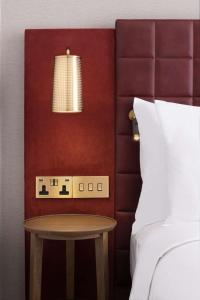 Superior King Room room in Lost Property St Pauls London Curio Collection By Hilton