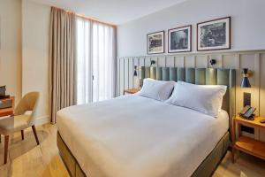 Via Sants Hotel Barcelona, Tapestry Collection By Hilton