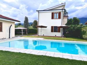 Villa Anna with pool and lift