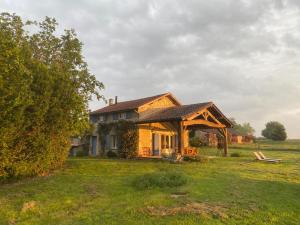 Maisons de vacances Guest house avec vue sur 2 hectares : photos des chambres